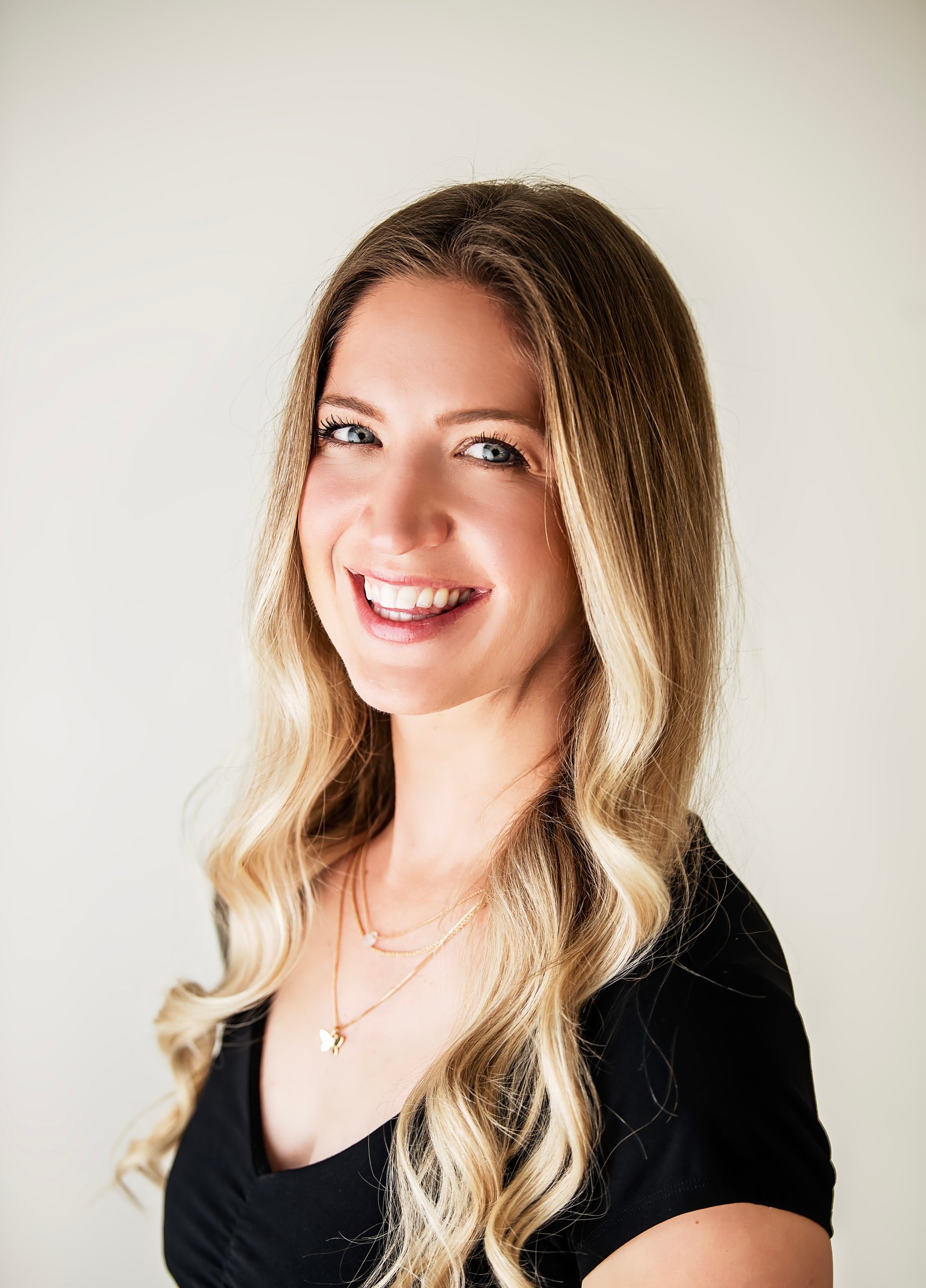 Miss Rayni Capps headshot